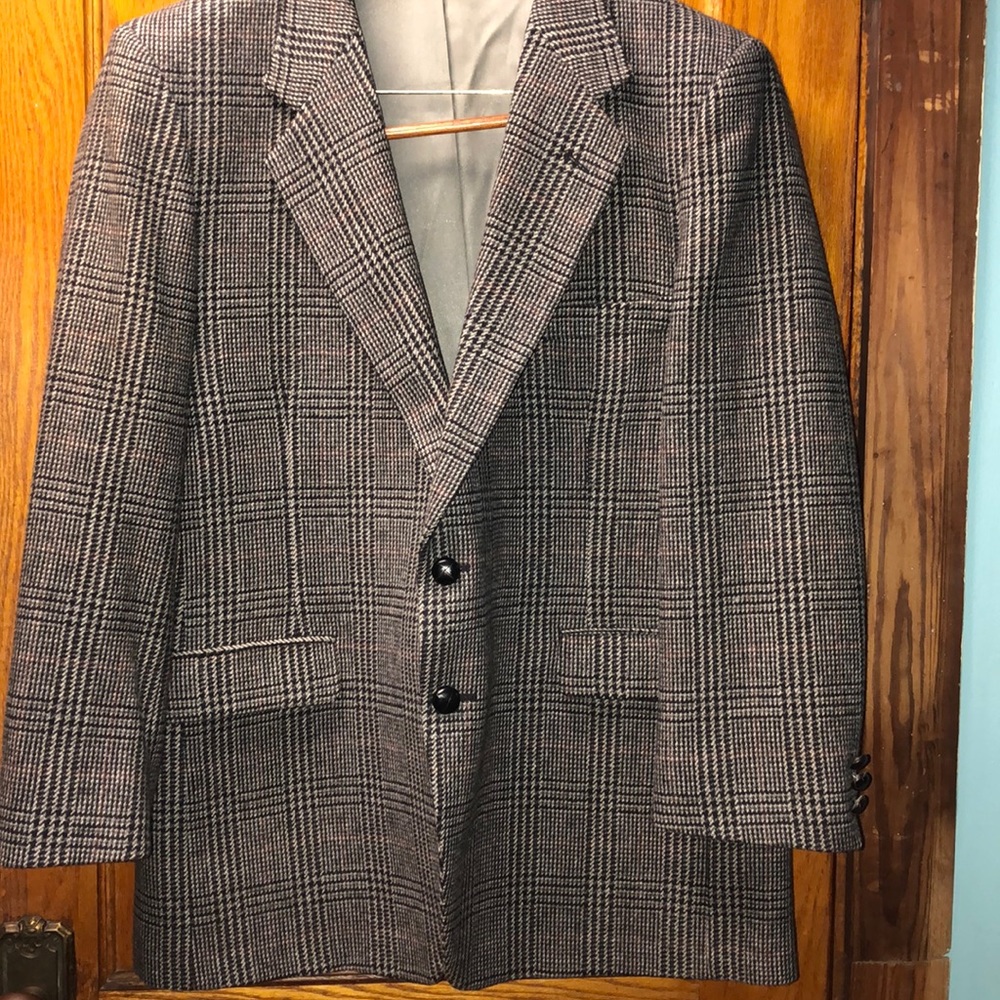 Bigsby & Kruthers Men’s Two Button Sports Coat